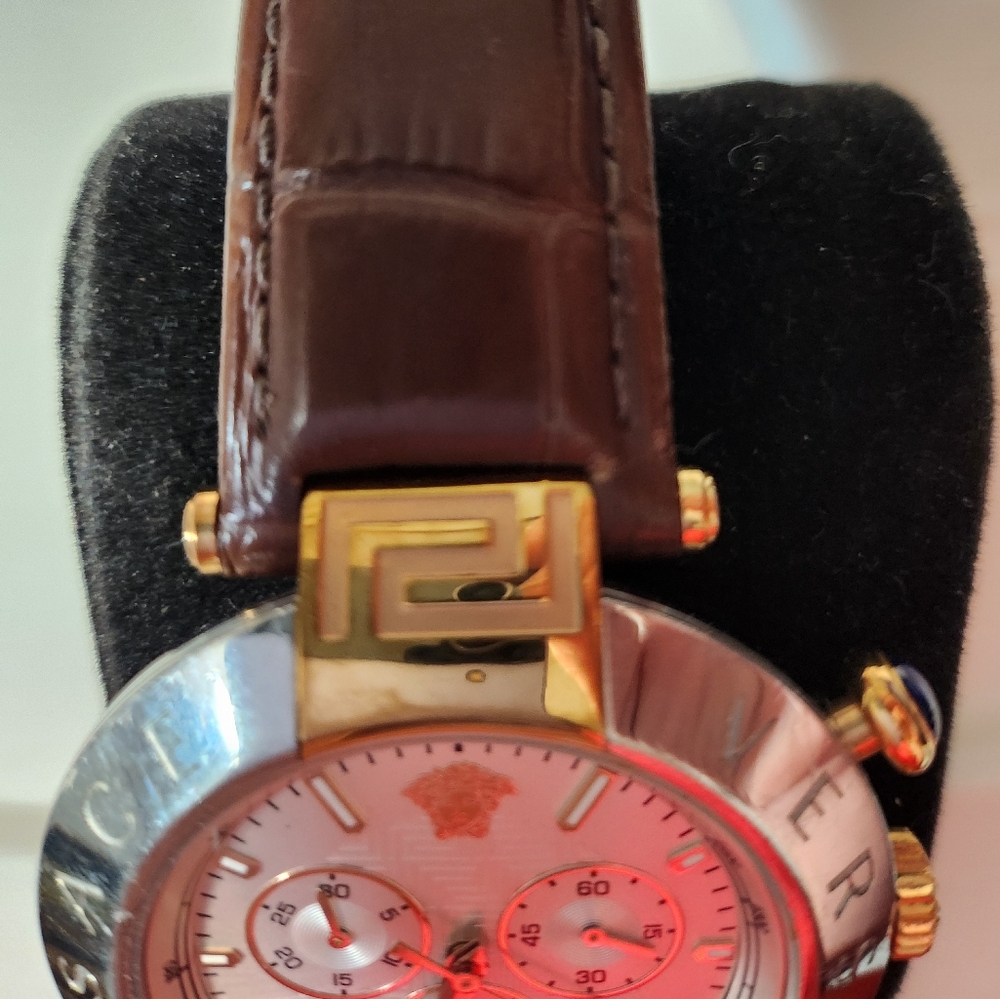 Great Versace Watch - Picture 4 of 12